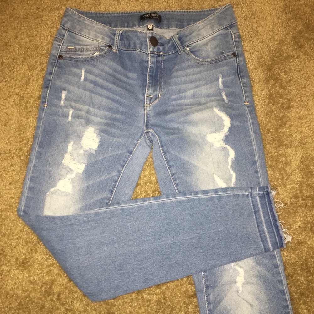 Evermore skinny light blue distressed jeans size 7